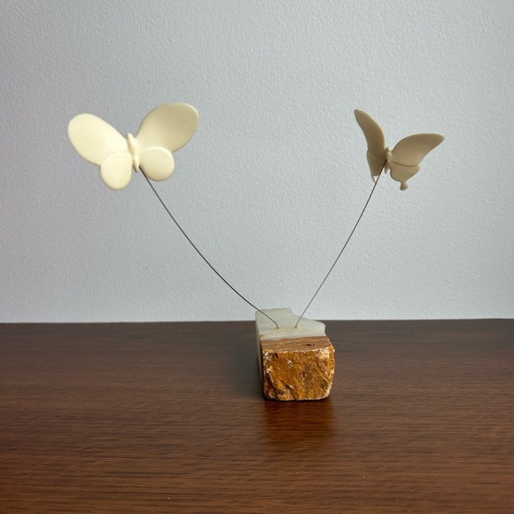 Vintage 1974 Marvin Wernick Mid Century Kinetic Art Butterflies On Quartz Base - Picture 2 of 14